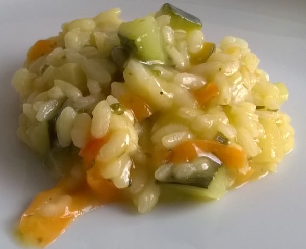 Risotto aus einem Grundrezept mit Möhren